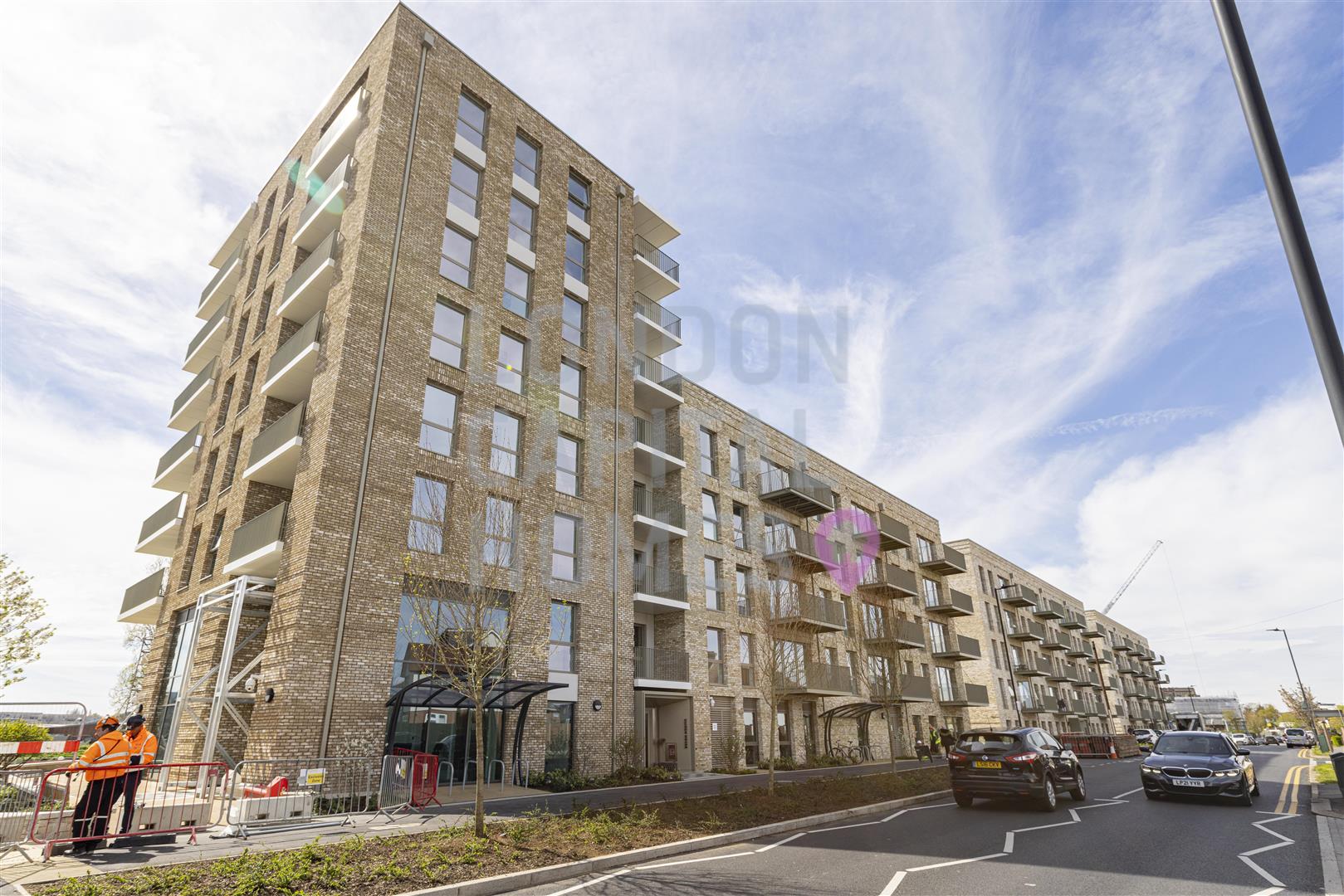 2 bed property in Unison House, 90 Beresford Avenue, London
